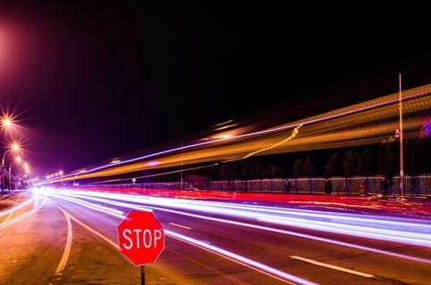 违法、速度、限制、汽车、警告、停车、标志、运动 违法、速度、限制、汽车、警告、停车、标志、运动