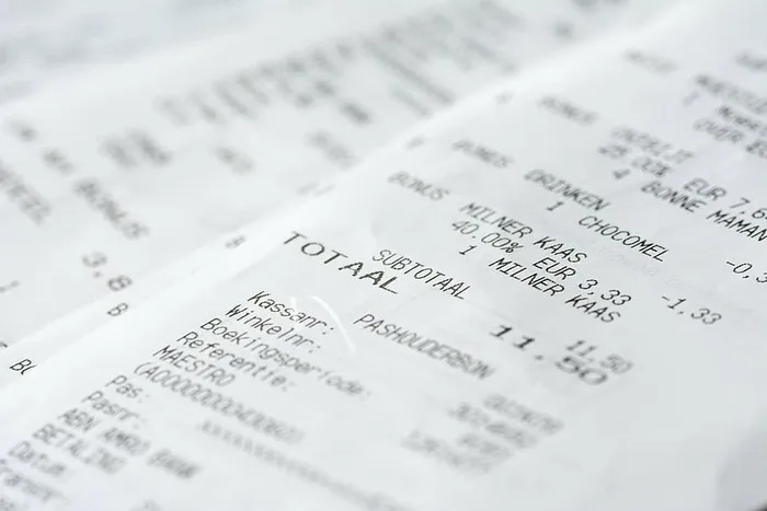 白色打印纸、收据、货币、信息、货币、财务、购物、现金