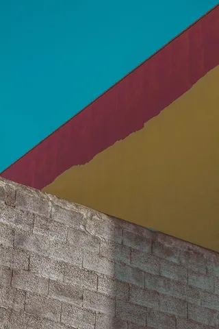 黄色、红色和青色天花板