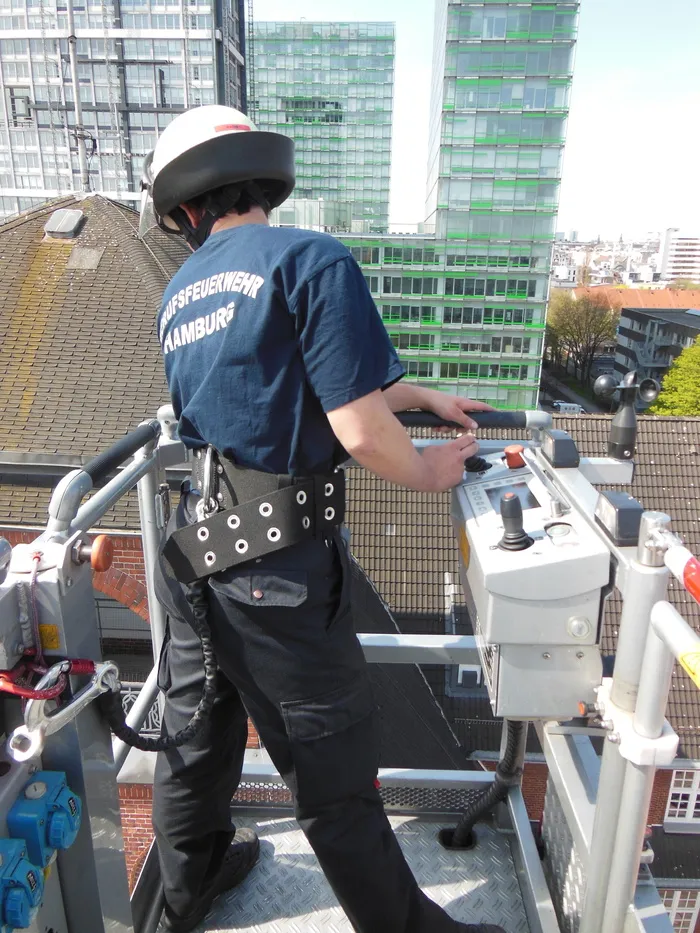 技术，消防，转台梯，汉堡，消防车，救援负责人，真人，一人