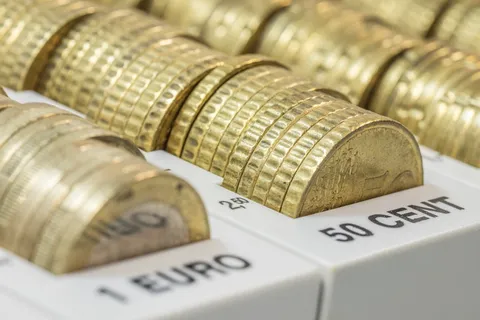 货币,硬币,欧元,货币,物种,金属,零钱,金融 货币,硬币,欧元,货币,物种,金属,零钱,金融