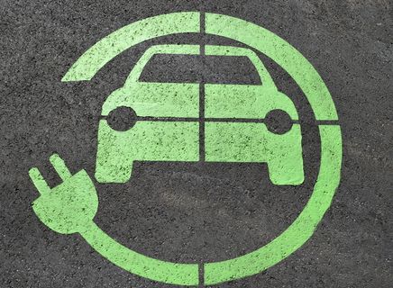 绿色停车标志、电费、道路标志、标志、混合动力、汽车、电动、汽车 绿色停车标志、电费、道路标志、标志、混合动力、汽车、电动、汽车