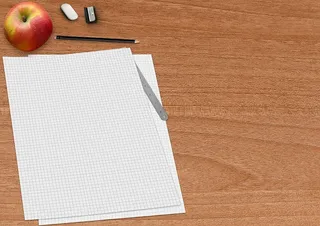 纸，积木，铅笔，苹果，橡皮擦，斯皮策，卷笔刀，桌子