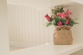 桌子，花，街道，咖啡，餐饮，白色，花瓶，空