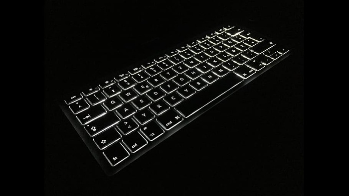 黑白发光键盘