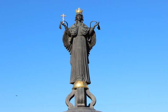 克拉斯诺达尔，俄罗斯，雕塑，展览场所，宗教，艺术和工艺，天空，人类代表