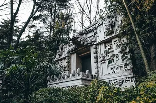 原始森林中玛雅文明的古建筑遗址