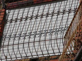 窗户，窗格，封闭式窗户，金属，安全，建筑，无人，安全