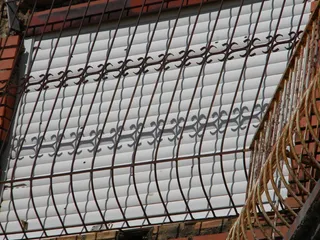 窗户，窗格，封闭式窗户，金属，安全，建筑，无人，安全