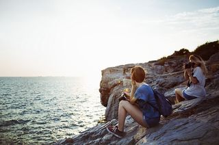 两位旅行者摄影师朋友