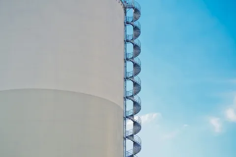 灰色, 金属楼梯, 白天, 天空, 工业, 筒仓, 楼梯, 建筑 灰色, 金属楼梯, 白天, 天空, 工业, 筒仓, 楼梯, 建筑