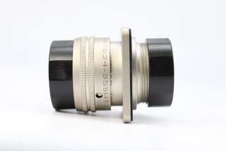 连接器，高压连接器，pdu，新能源汽车，白色背景，摄影棚拍摄，单物体，室内