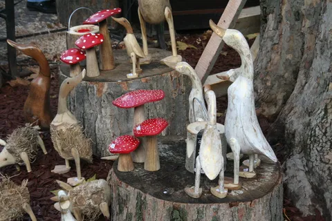 德国，科隆，圣诞市场，雕刻人物，木头，鸟，鹅，木雕