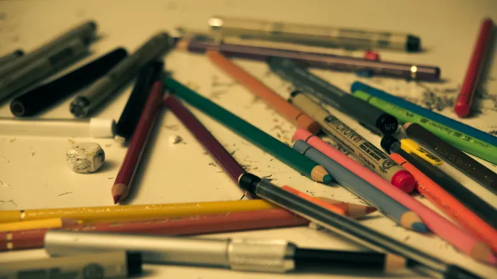 法国，里昂，铅笔，彩色铅笔，家具，艺术品，钢笔，室内