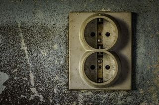 旧的、电源插座、旧的、特写的、墙式建筑特征、无人、无电、无连接