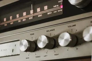 古董立体声调谐器照片