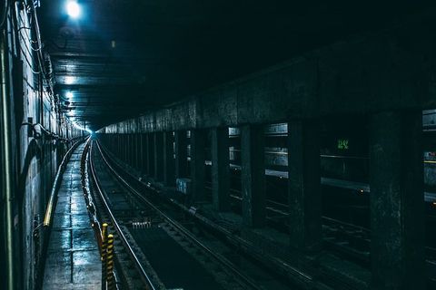 背景、城市、走廊、黑暗、空旷、工业、线路、地铁 背景、城市、走廊、黑暗、空旷、工业、线路、地铁