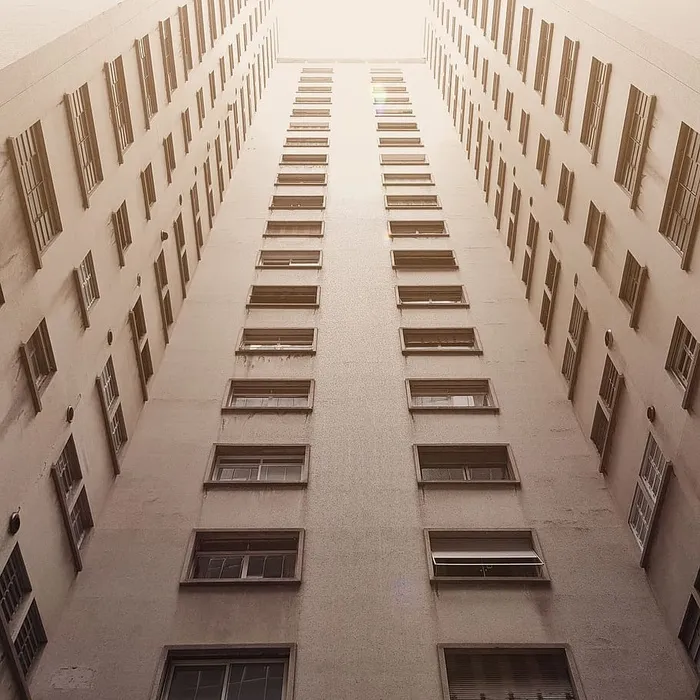 建筑物的低角度摄影 建筑物的低角度摄影