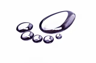 紫色卵石，足迹，水，人类，潮湿，透明，水滴，打印