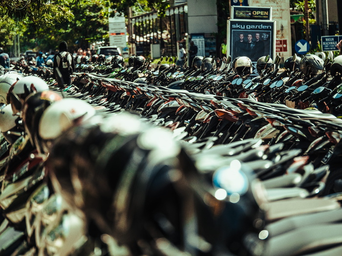 街道、停车场、摩托车、交通工具、轻便摩托车、vespa、自行车、世界其他地区