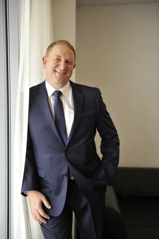 男士，穿着，黑色，西装夹克，正装裤子，领带，正装衬衫，商人