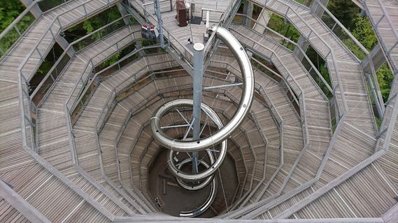 树梢小径，黑森林，高角度视野，建筑，建筑结构，螺旋形，无人，白天