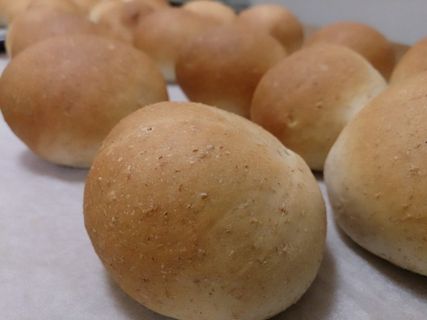 黑麦面包，烘焙，面包，新鲜烘焙，食物，新鲜，无人，食物和饮料