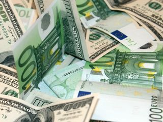 100欧元、美元、美元、欧元、美元、货币、现金、票据