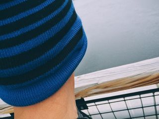 颈部，帽子，人物，视图，男性，头部，后视图，蓝色和黑色