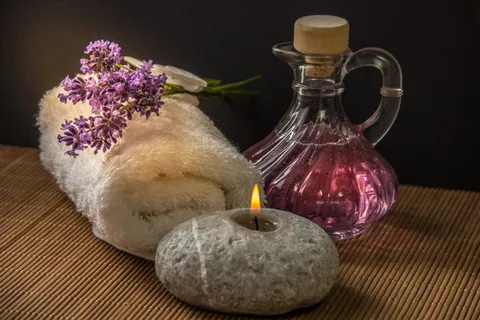 健康、卡拉夫、紫色、蜡烛、石头、毛巾、卷发、薰衣草 健康、卡拉夫、紫色、蜡烛、石头、毛巾、卷发、薰衣草