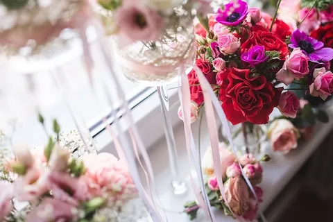 花瓶里的五颜六色的花