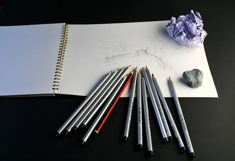 艺术铅笔,铅笔,素描板,素描,素描,纸,皱巴巴的,橡皮擦 艺术铅笔,铅笔,素描板,素描,素描,纸,皱巴巴的,橡皮擦