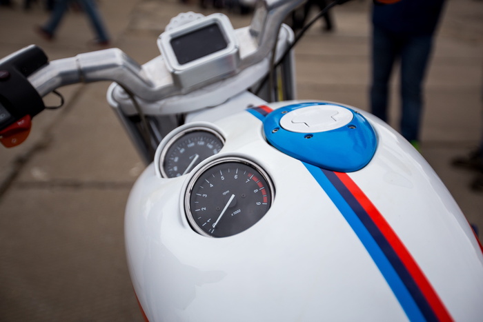 摩托车，坦克，仪表板，速度，速度表，转速表，聚焦前景，特写