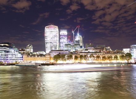 伦敦，英国，长曝光，夜间伦敦，对讲机，leadenhall大楼，河流交通，伦敦市