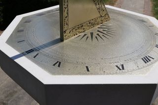 日晷、日晷、庄园、基座、时间、特写、无人、白天