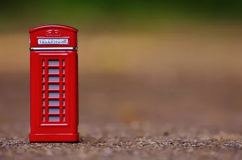 红色电话亭迷你焦点照片