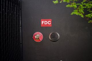 波特兰，或，球体，没有人，栅栏，树，绿色，黑色，墙