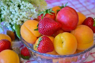 碗，什锦品种，水果，水果，草莓，杏子，自然，红色