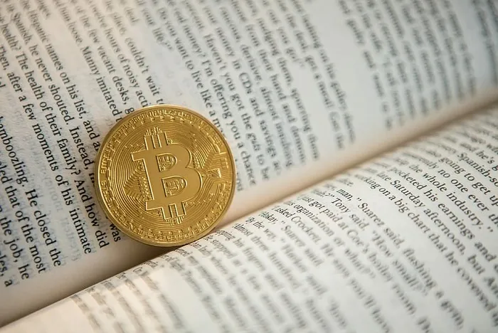 书本上的金色比特币