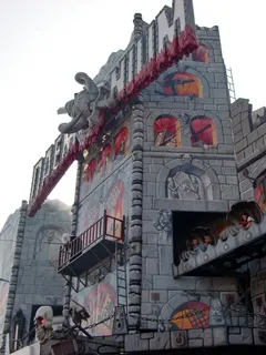 幽灵火车、游乐场、啤酒节、民俗节、骑行、狂欢节、恐怖、建筑 幽灵火车、游乐场、啤酒节、民俗节、骑行、狂欢节、恐怖、建筑