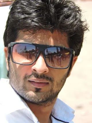 男性，男人，男性，太阳镜，游客，胡子，头发，黑色