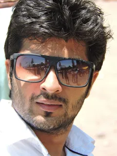 男性,男人,男性,太阳镜,游客,胡子,头发,黑色 男性,男人,男性,太阳镜,游客,胡子,头发,黑色