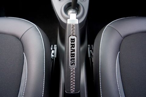 灰色Brabus紧急制动