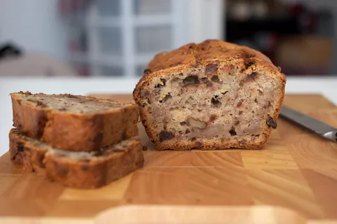 烘焙、切割、板材、食品和饮料、食品、面包、室内、新鲜度 烘焙、切割、板材、食品和饮料、食品、面包、室内、新鲜度