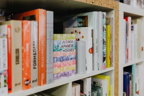 书店里有很多书