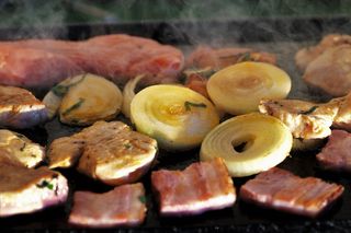 肉，在烤架上，烤，烤，烤，牛排，烤，洋葱