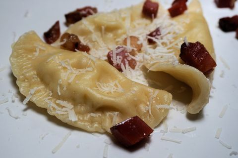 盘子上的饺子，吃，食物，厨师，饭局，美味，厨房