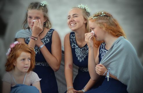 英国，罗西里湾，欢乐，眼泪，混合情感，婚礼，幸福，情感