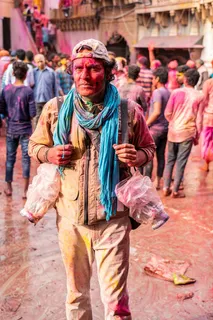 戴蓝色围巾的男人 戴蓝色围巾的男人