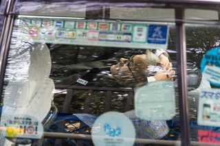 白色和蓝色陶瓷板